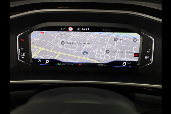 Volkswagen T-Roc 1.5 TSI R-Line | Panorama dak | Apple Carplay/Android Auto | Stoelverwarming | Keyless| Adaptieve cruise