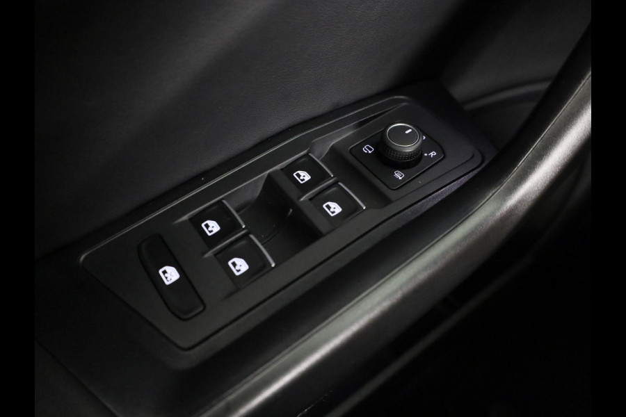Volkswagen T-Roc 1.5 TSI R-Line | Panorama dak | Apple Carplay/Android Auto | Stoelverwarming | Keyless| Adaptieve cruise
