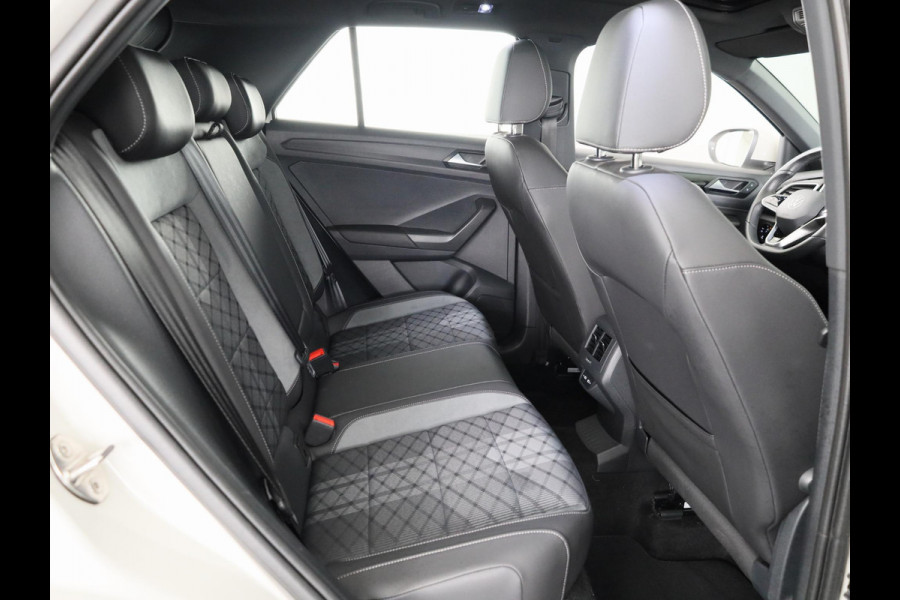 Volkswagen T-Roc 1.5 TSI R-Line | Panorama dak | Apple Carplay/Android Auto | Stoelverwarming | Keyless| Adaptieve cruise