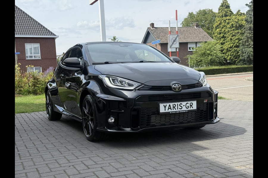 Toyota Yaris 1.6 Turbo 261pk GR Performance | Apple CarPlay/Android Auto, Keyless, Stoelverwarming, Leer/Alcantara