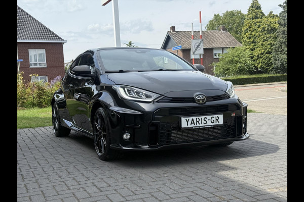 Toyota Yaris 1.6 Turbo 261pk GR Performance | Apple CarPlay/Android Auto, Keyless, Stoelverwarming, Leer/Alcantara