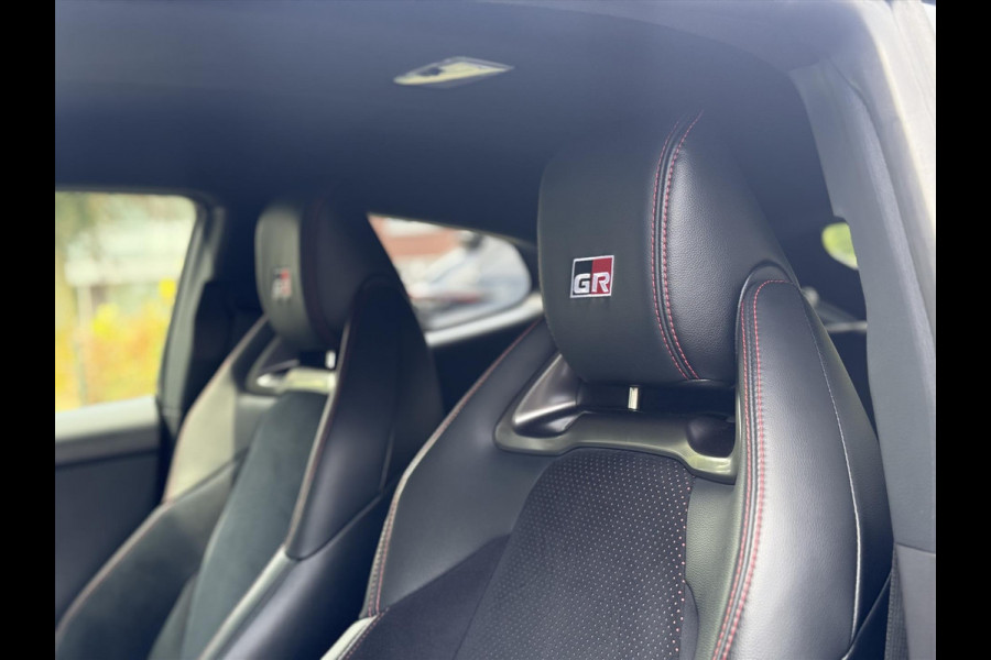 Toyota Yaris 1.6 Turbo 261pk GR Performance | Apple CarPlay/Android Auto, Keyless, Stoelverwarming, Leer/Alcantara