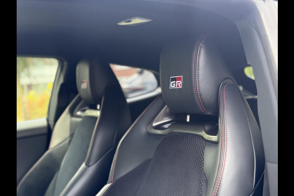 Toyota Yaris 1.6 Turbo 261pk GR Performance | Apple CarPlay/Android Auto, Keyless, Stoelverwarming, Leer/Alcantara