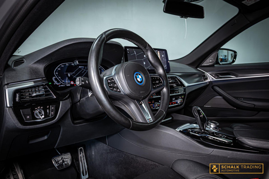 BMW 5 Serie Touring 530e|M-sport|Cam|Hud|Laser|NW 20 inch|Acc