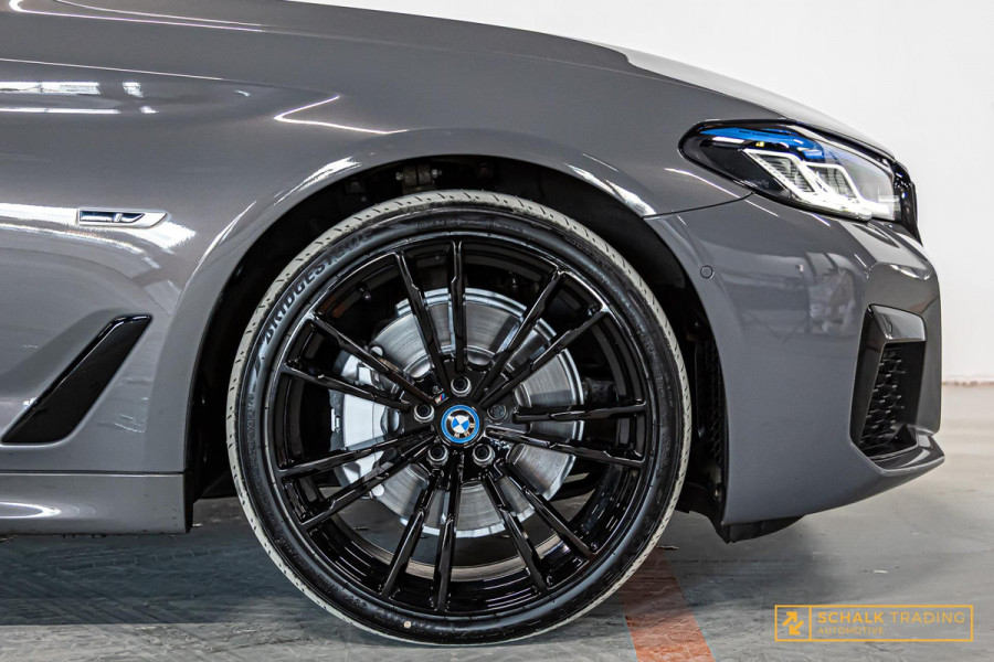 BMW 5 Serie Touring 530e|M-sport|Cam|Hud|Laser|NW 20 inch|Acc