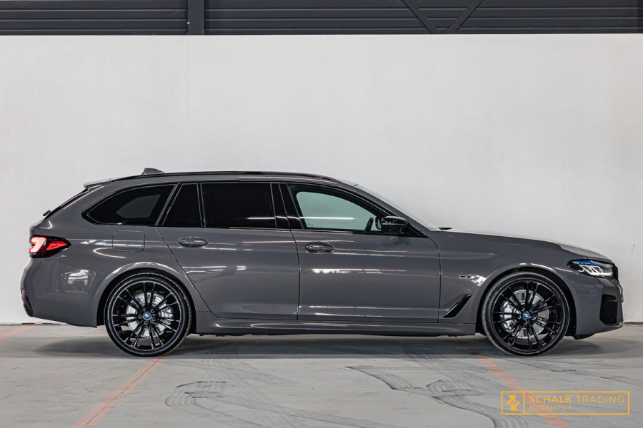 BMW 5 Serie Touring 530e|M-sport|Cam|Hud|Laser|NW 20 inch|Acc