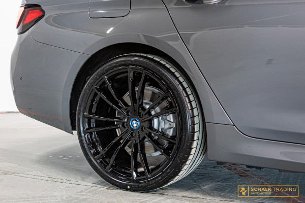 BMW 5 Serie Touring 530e|M-sport|Cam|Hud|Laser|NW 20 inch|Acc