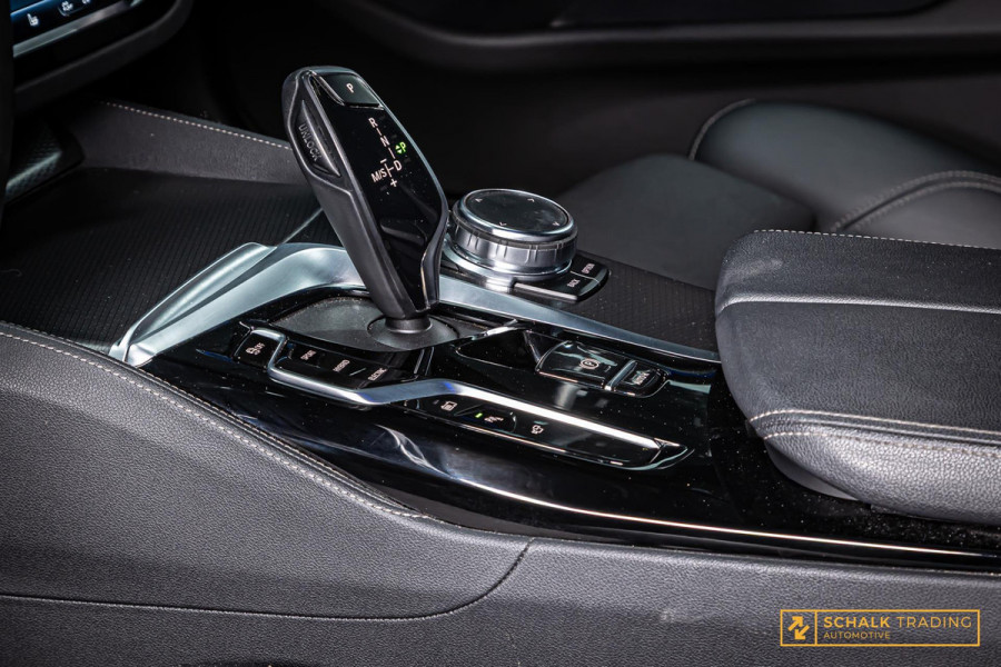 BMW 5 Serie Touring 530e|M-sport|Cam|Hud|Laser|NW 20 inch|Acc