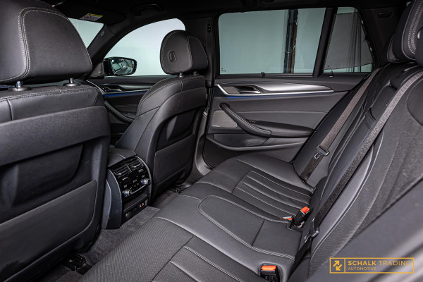 BMW 5 Serie Touring 530e|M-sport|Cam|Hud|Laser|NW 20 inch|Acc