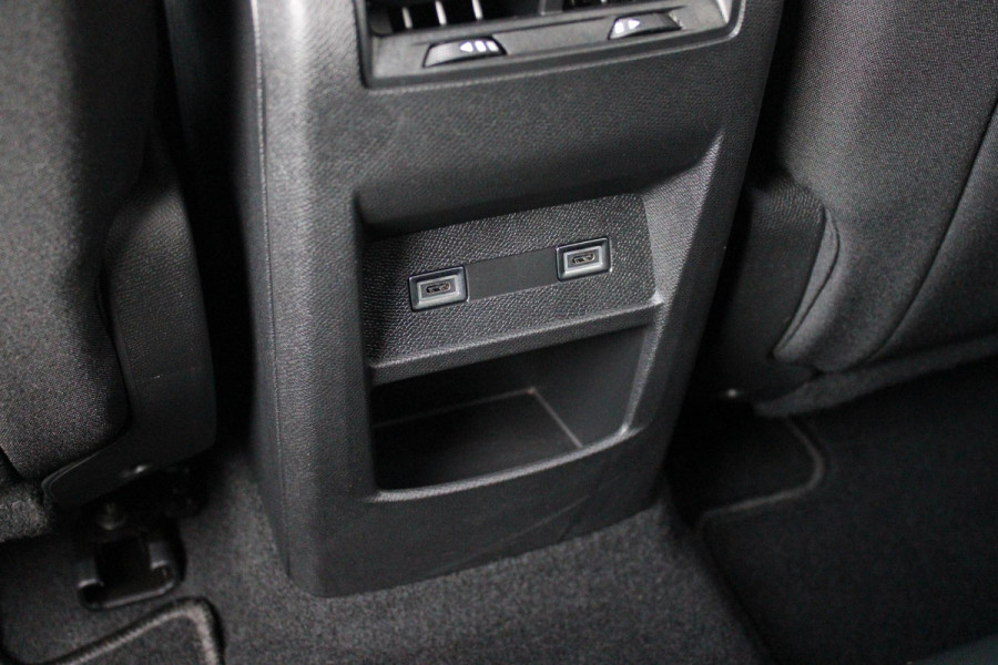 Peugeot 308 SW 1.2 Hybrid 145PK e-DCS6 ALLURE | KEYLESS ENTRY/START | DRAADLOZE APPLE CARPLAY/ANDROID AUTO | NAVIGATIE | CLIMATE CONTROL | LICHTMETALEN VELGEN 17" | LED KOPLAMPEN | 360° CAMERA | ADAPTIVE CRUISE CONTROL | DODEHOEK DETCTIE | DRAADLOZE TELEFOONLADER |