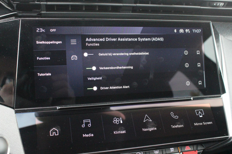 Peugeot 308 SW 1.2 Hybrid 145PK e-DCS6 ALLURE | KEYLESS ENTRY/START | DRAADLOZE APPLE CARPLAY/ANDROID AUTO | NAVIGATIE | CLIMATE CONTROL | LICHTMETALEN VELGEN 17" | LED KOPLAMPEN | 360° CAMERA | ADAPTIVE CRUISE CONTROL | DODEHOEK DETCTIE | DRAADLOZE TELEFOONLADER |