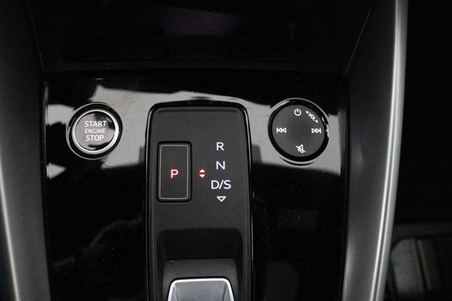 Audi A3 Sportback 35 TFSI S edition (PANORAMADAK, CARPLAY, ELEKT. STOELEN, VIRTUAL, PDC, GOED ONDERHOUDEN, LED)