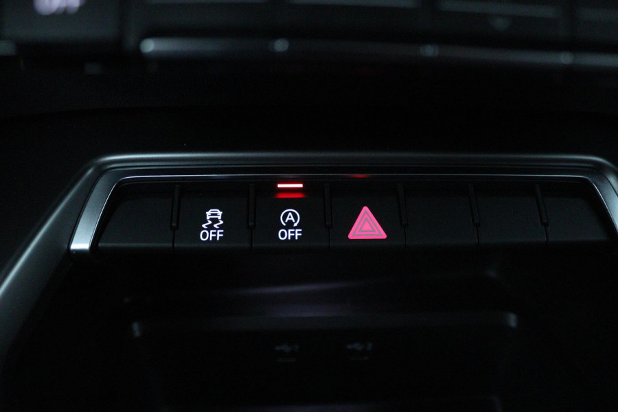 Audi A3 Sportback 35 TFSI S edition (PANORAMADAK, CARPLAY, ELEKT. STOELEN, VIRTUAL, PDC, GOED ONDERHOUDEN, LED)