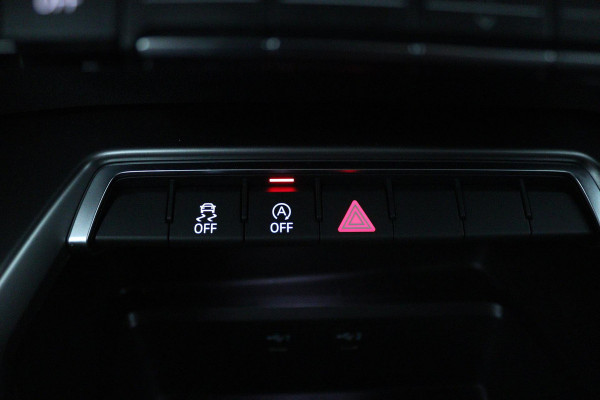Audi A3 Sportback 35 TFSI S edition (PANORAMADAK, CARPLAY, ELEKT. STOELEN, VIRTUAL, PDC, GOED ONDERHOUDEN, LED)