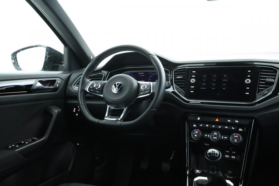 Volkswagen T-Roc 1.0 TSI Style Trekhaak, Digital dash, Apple carplay / Android auto, BOMVOL!