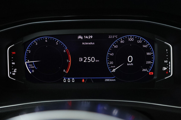 Volkswagen T-Roc 1.0 TSI Style Trekhaak, Digital dash, Apple carplay / Android auto, BOMVOL!