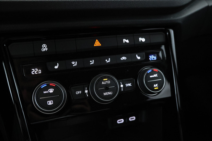 Volkswagen T-Roc 1.0 TSI Style Trekhaak, Digital dash, Apple carplay / Android auto, BOMVOL!
