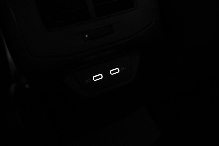 Volkswagen T-Roc 1.0 TSI Style Trekhaak, Digital dash, Apple carplay / Android auto, BOMVOL!
