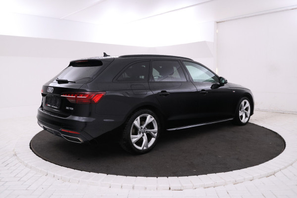 Audi A4 Avant Business S-Line 2.0 TDI Digital dash, Panorama dak, S line!