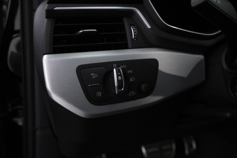 Audi A4 Avant Business S-Line 2.0 TDI Digital dash, Panorama dak, S line!