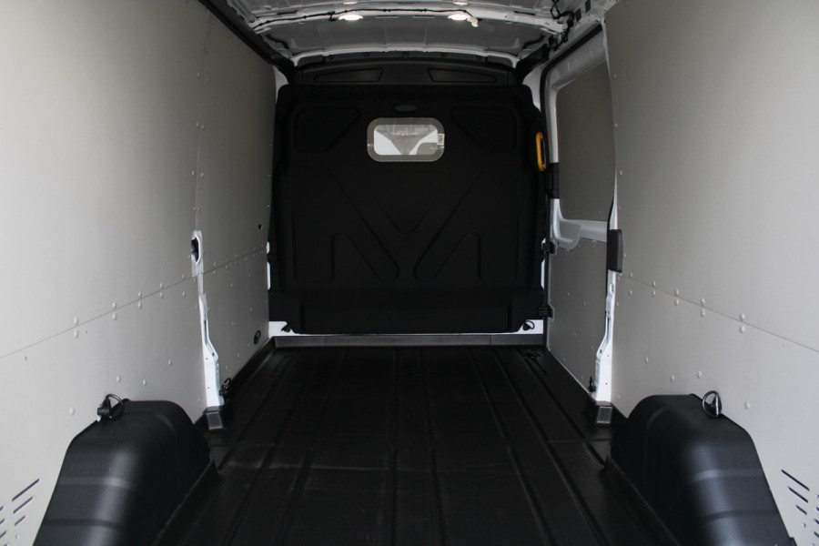 Ford Transit 350 2.0 TDCI L3H2 Trend 130pk Trend - Facelift - Xenon - Carplay - Android - Camera - Airbag Passagier - Rijklaar