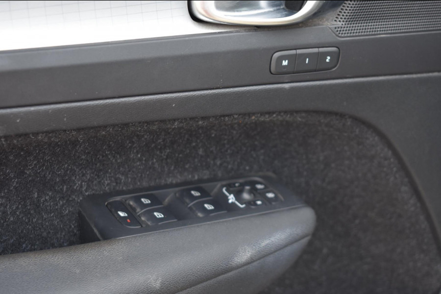 Volvo XC40 1.5 T3 LEDER | STUUR EN STOELVERWARMING | CAMERA | APPLE CARPLAY | ANDROID AUTO| ADAPTIEVE CRUISE CONTROLE | BLISS