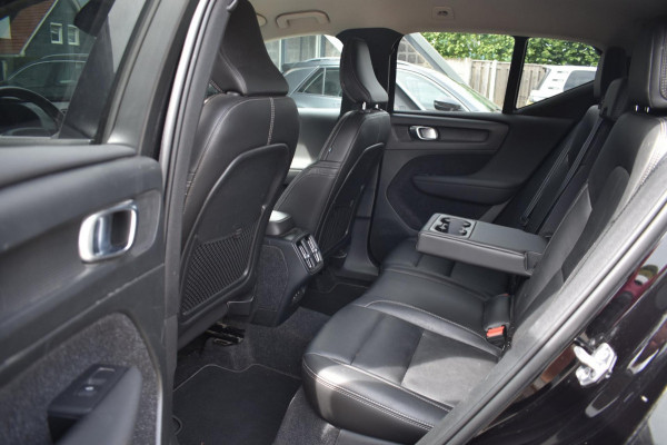 Volvo XC40 1.5 T3 LEDER | STUUR EN STOELVERWARMING | CAMERA | APPLE CARPLAY | ANDROID AUTO| ADAPTIEVE CRUISE CONTROLE | BLISS