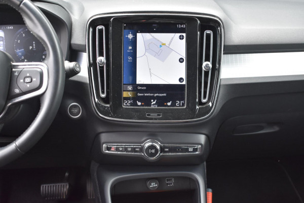 Volvo XC40 1.5 T3 LEDER | STUUR EN STOELVERWARMING | CAMERA | APPLE CARPLAY | ANDROID AUTO| ADAPTIEVE CRUISE CONTROLE | BLISS