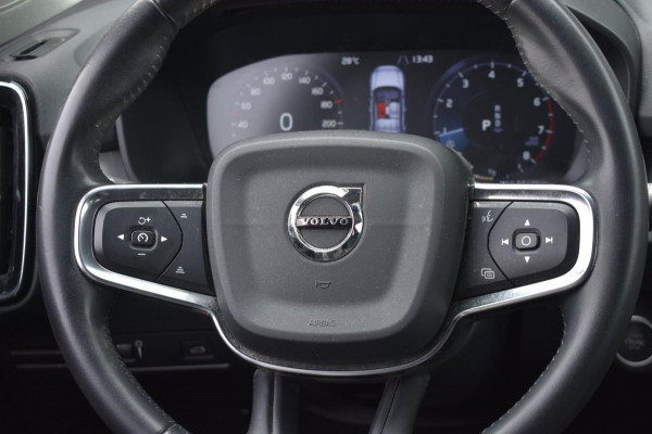 Volvo XC40 1.5 T3 LEDER | STUUR EN STOELVERWARMING | CAMERA | APPLE CARPLAY | ANDROID AUTO| ADAPTIEVE CRUISE CONTROLE | BLISS