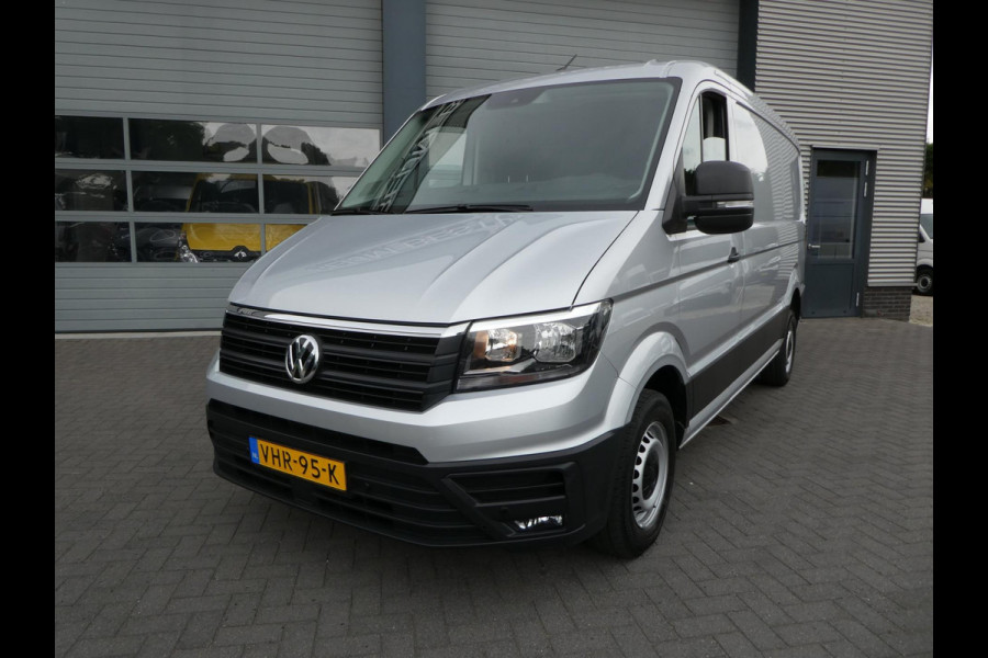 Volkswagen Crafter 35 2.0 TDI 140pk L3H2 ( L2H1 ) airco, camera ,trekhaak , 3 zits