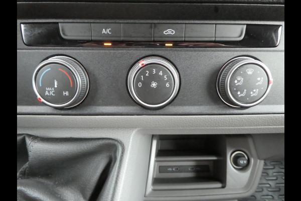 Volkswagen Crafter 35 2.0 TDI 140pk L3H2 ( L2H1 ) airco, camera ,trekhaak , 3 zits