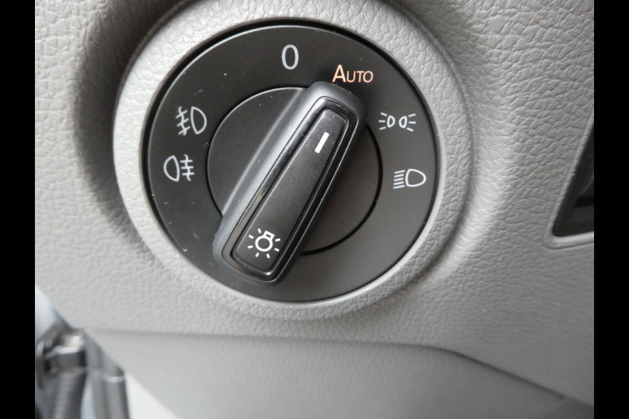 Volkswagen Crafter 35 2.0 TDI 140pk L3H2 ( L2H1 ) airco, camera ,trekhaak , 3 zits