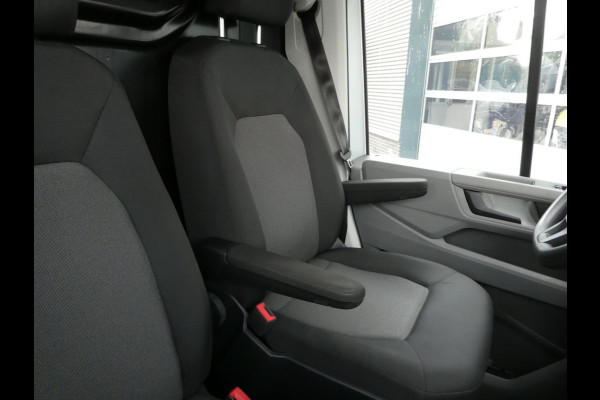 Volkswagen Crafter 35 2.0 TDI 140pk L3H2 ( L2H1 ) airco, camera ,trekhaak , 3 zits