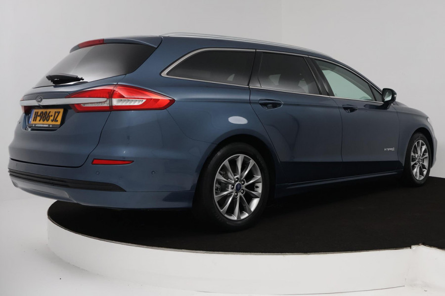 Ford Mondeo Wagon 2.0 IVCT HEV Vignale (CAMERA, STOELVERWARMING, ADAPTIEVE CRUISE, CARPLAY, GOED ONDERHOUDEN)
