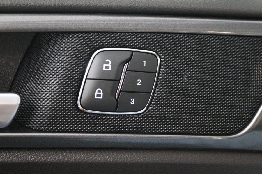 Ford Mondeo Wagon 2.0 IVCT HEV Vignale (CAMERA, STOELVERWARMING, ADAPTIEVE CRUISE, CARPLAY, GOED ONDERHOUDEN)