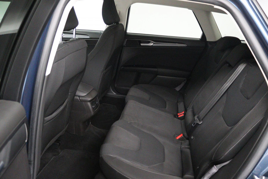 Ford Mondeo Wagon 2.0 IVCT HEV Vignale (CAMERA, STOELVERWARMING, ADAPTIEVE CRUISE, CARPLAY, GOED ONDERHOUDEN)