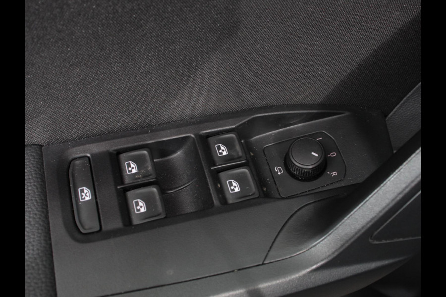 Seat Ibiza 1.0 EcoTSI FR Climate Control Adaptieve cruise control LED Keyless Parkeersensoren Verwarmde voorstoelen Achteruitrij camera Apple Carplay/ Andriod Auto