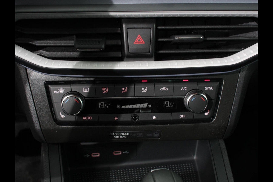 Seat Ibiza 1.0 EcoTSI FR Climate Control Adaptieve cruise control LED Keyless Parkeersensoren Verwarmde voorstoelen Achteruitrij camera Apple Carplay/ Andriod Auto