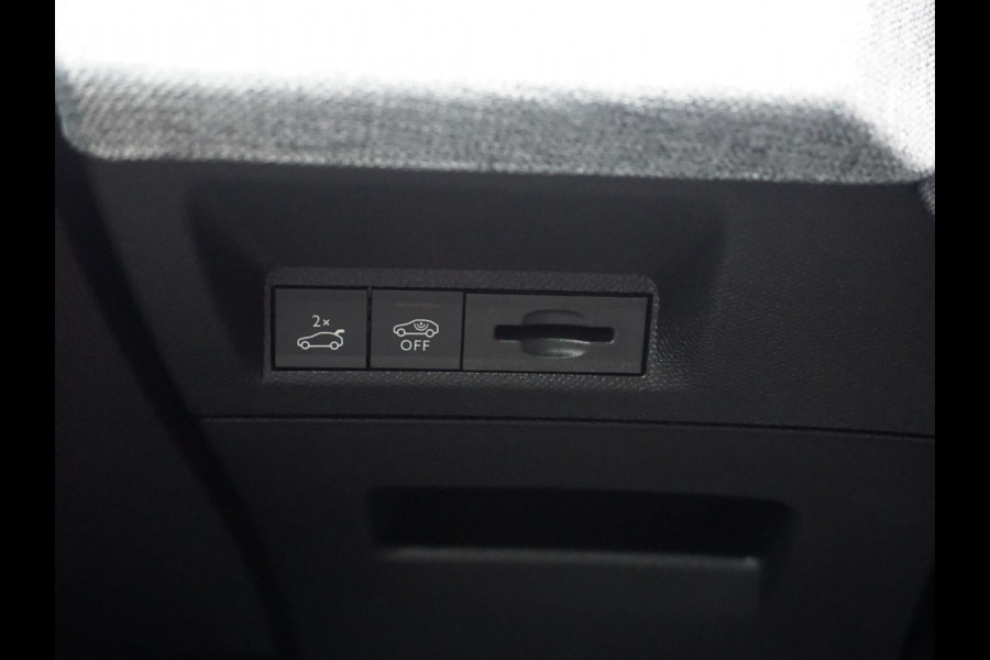 Peugeot E-5008 GT Avantage 73 kWh Leder interieur | Panoramadak