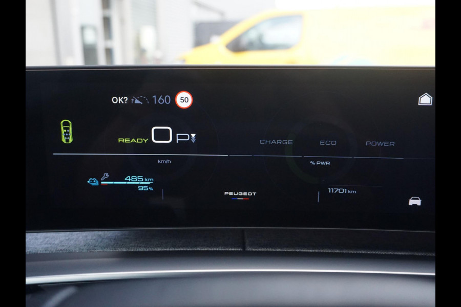 Peugeot E-5008 GT Avantage 73 kWh Leder interieur | Panoramadak