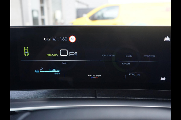 Peugeot E-5008 GT Avantage 73 kWh Leder interieur | Panoramadak