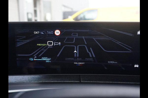Peugeot E-5008 GT Avantage 73 kWh Leder interieur | Panoramadak