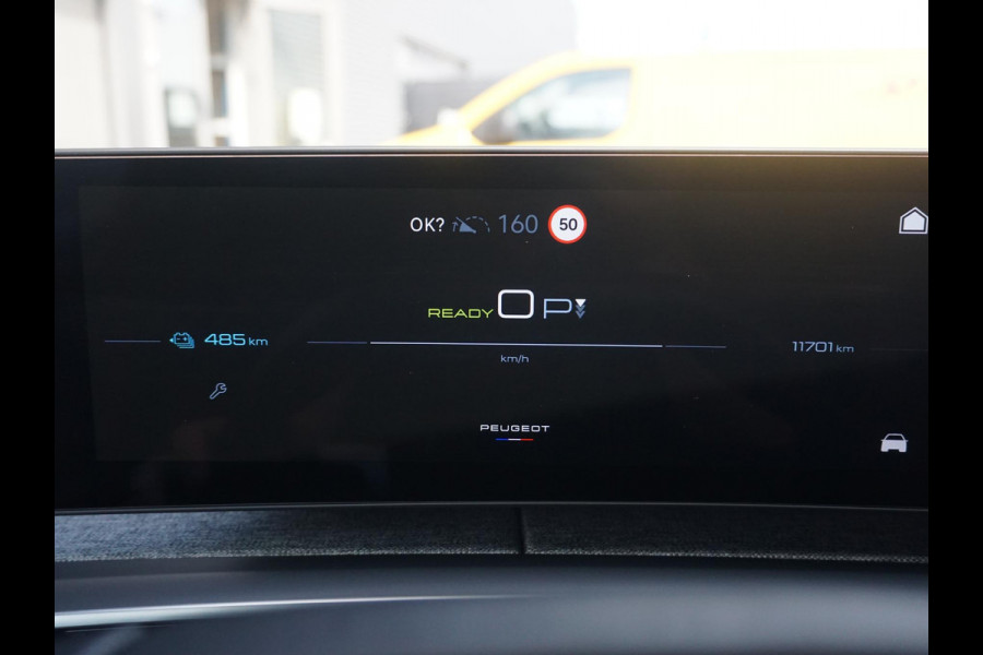 Peugeot E-5008 GT Avantage 73 kWh Leder interieur | Panoramadak