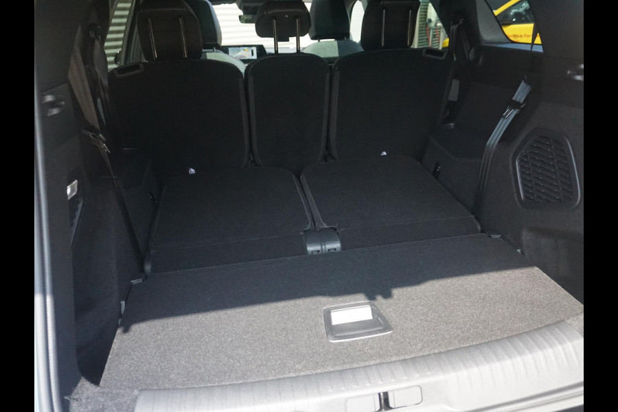 Peugeot E-5008 GT Avantage 73 kWh Leder interieur | Panoramadak