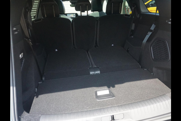 Peugeot E-5008 GT Avantage 73 kWh Leder interieur | Panoramadak