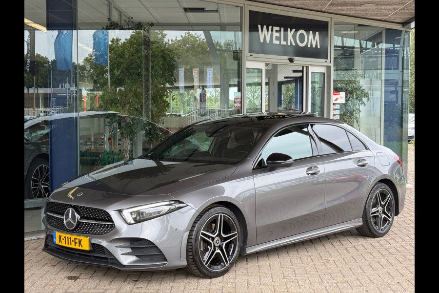 Mercedes-Benz A-Klasse 180 AMG Night Sfeer|Memory|Pano|Dealer onderhouden