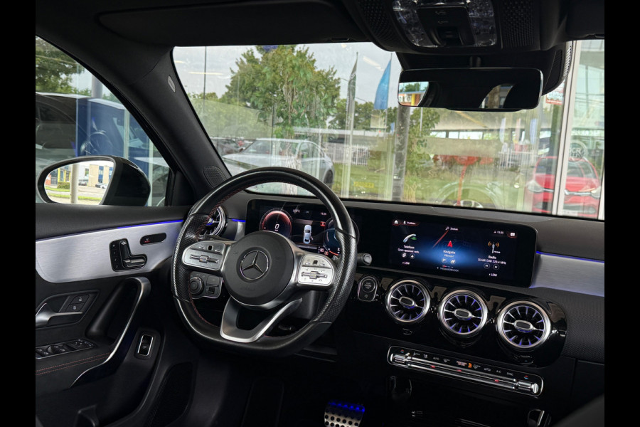 Mercedes-Benz A-Klasse 180 AMG Night Sfeer|Memory|Pano|Dealer onderhouden