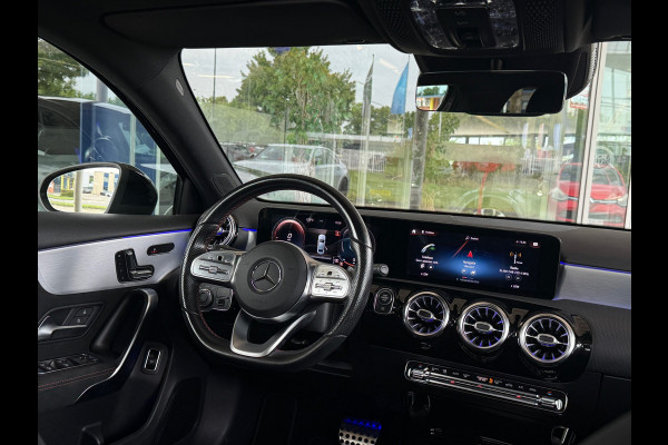 Mercedes-Benz A-Klasse 180 AMG Night Sfeer|Memory|Pano|Dealer onderhouden