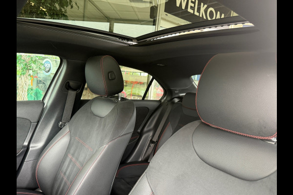 Mercedes-Benz A-Klasse 180 AMG Night Sfeer|Memory|Pano|Dealer onderhouden