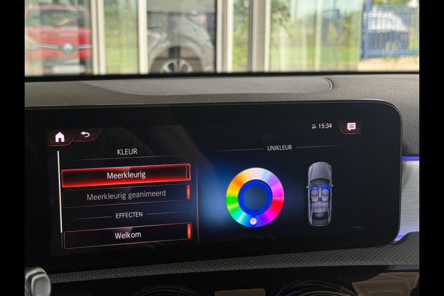 Mercedes-Benz A-Klasse 180 AMG Night Sfeer|Memory|Pano|Dealer onderhouden
